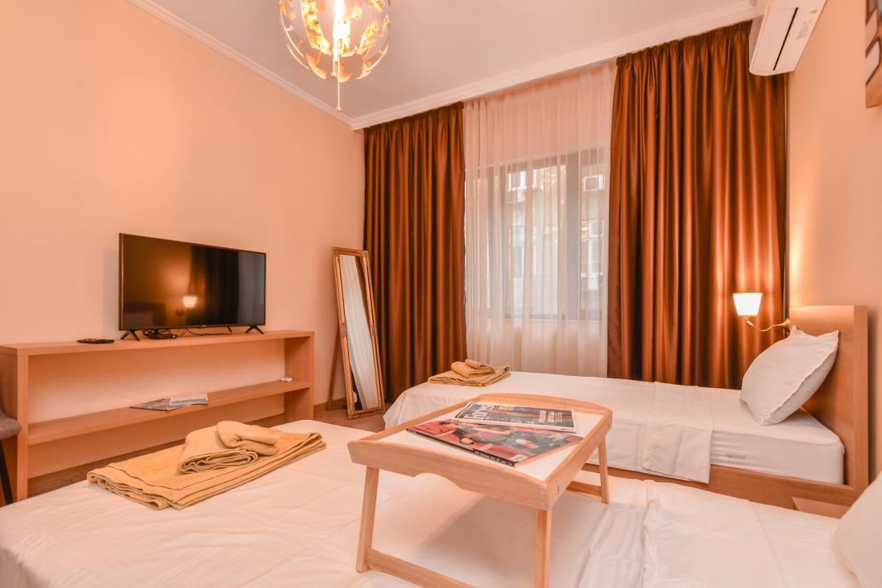 Sofia Dream Apartment - The Library - 3-Bdr, 2-Bthr By Flat Mаnager Luaran gambar