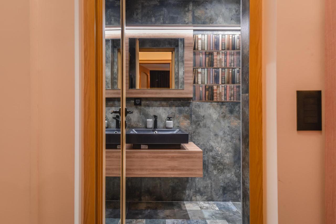 Sofia Dream Apartment - The Library - 3-Bdr, 2-Bthr By Flat Mаnager Luaran gambar