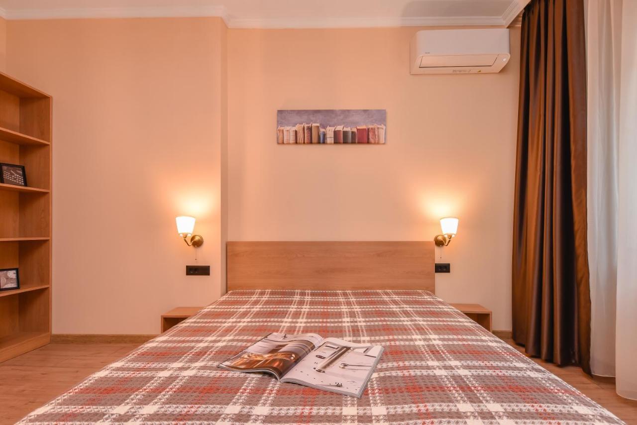 Sofia Dream Apartment - The Library - 3-Bdr, 2-Bthr By Flat Mаnager Luaran gambar